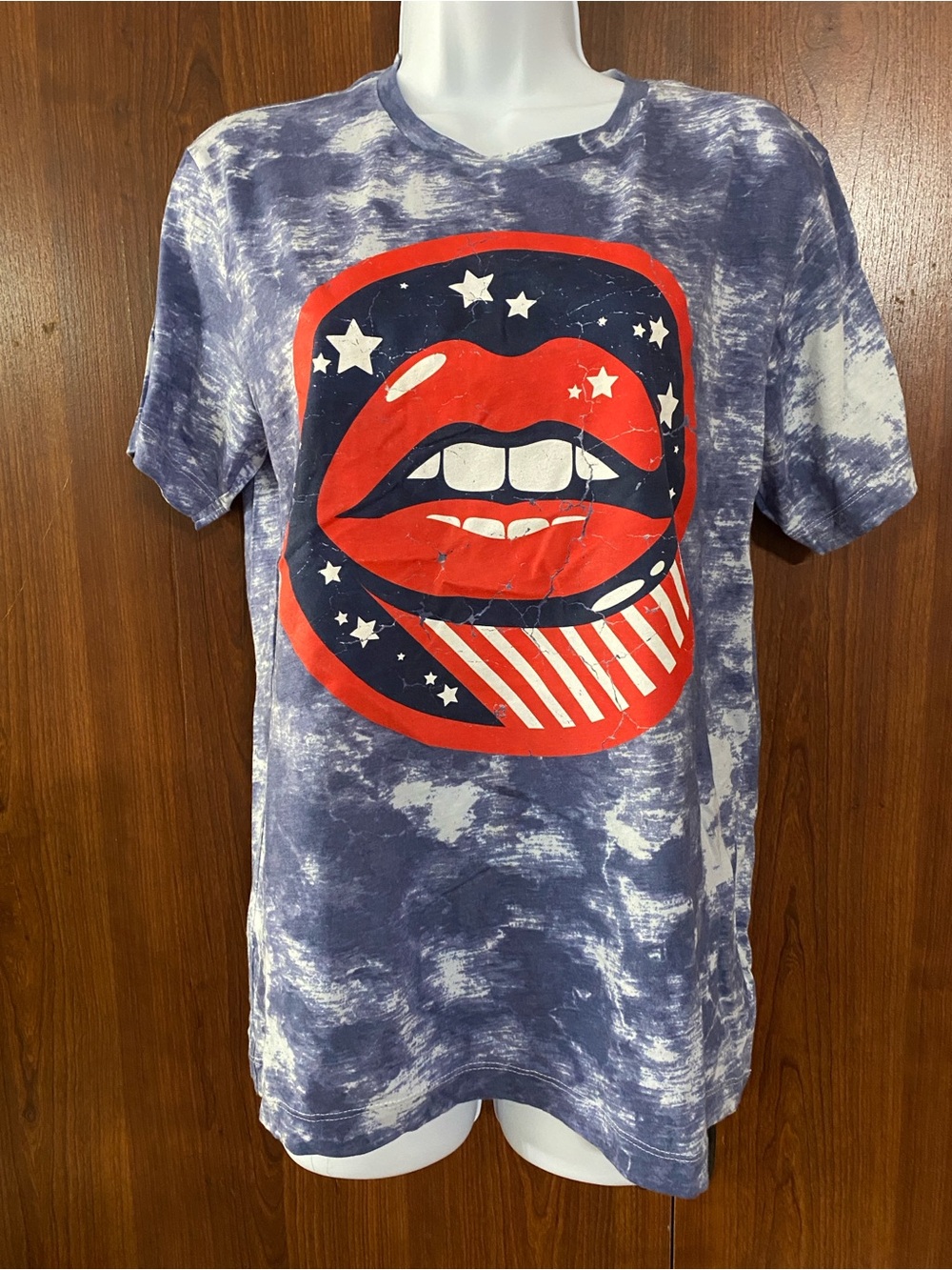 Red lips with the red, white and blue t-shirt unisex